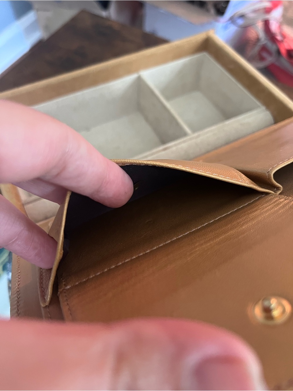 Vintage Coach Tan suede Turn lock jewelry box - Picture 10 of 12